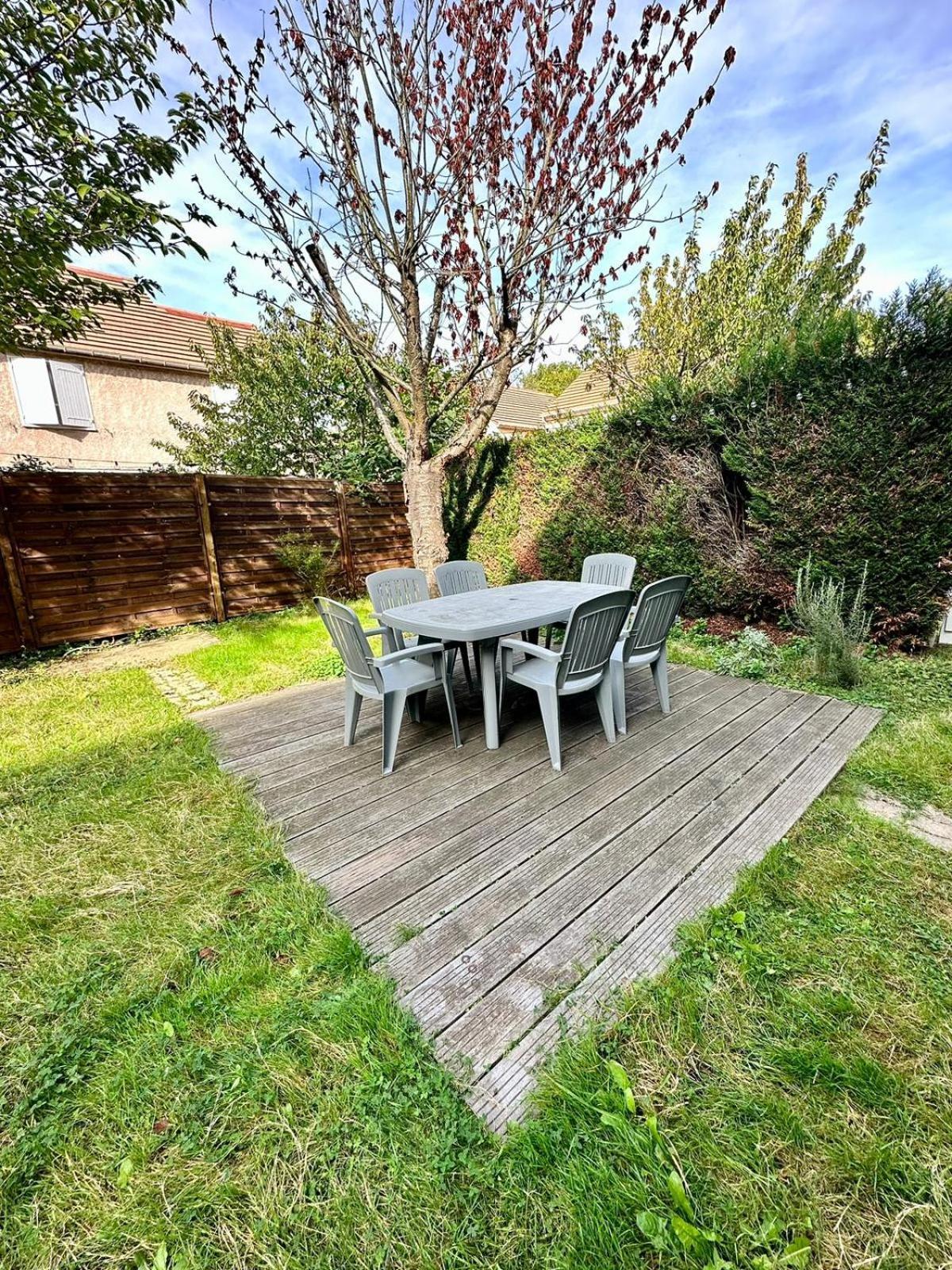 Appartement Calme Avec Jardin Proche De Paris Evry-Gregy-sur-Yerre Εξωτερικό φωτογραφία